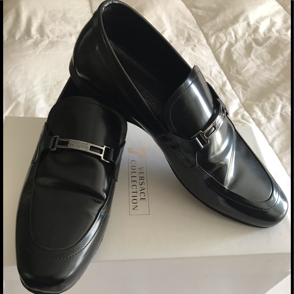 Versace black calf classic leather loafer